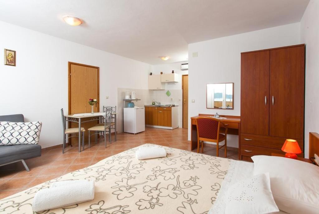 Apartments Ana Lopud Exterior photo
